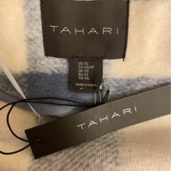 Tahari XS New with tags. Midi unlined Shacket with pockets. 40% Wool. Pretty Blu - Picture 4 of 7